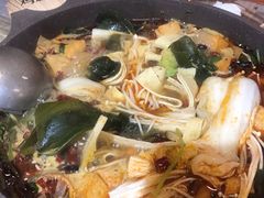 -鸡遇虾煲干锅火锅(小寨金莎店)