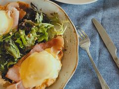 -ROAST coffee & eatery