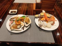 -广州万富希尔顿酒店·感趣自助餐厅·金秋蟹宴生蚝海鲜刺身
