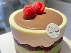 树莓开心果蛋糕-茉芙甜品屋(黄龙店)