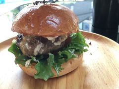 芝心手打牛肉堡-龙治汉堡(中华城店)