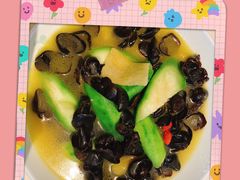 鸡汁丝瓜浸木耳-港丽餐厅(高德置地店)