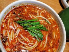 小锅米线-云海肴·汽锅鸡·云南菜(天山百盛优客店)