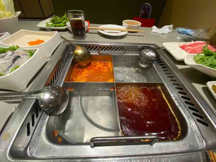 海底捞火锅(摩天活力城店)-"摩天活力城这家海底捞不愧是长春最抠的