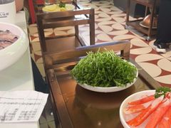 -洪氏嗨捞·广东猪肚鸡·椰子鸡火锅(西咸万象城店)
