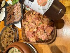 -老滇山寨•云南特色菜•地方菜•民族风情歌舞表演(金碧店)