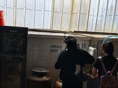 -正宗杨记普洱酸醋米线(总店)