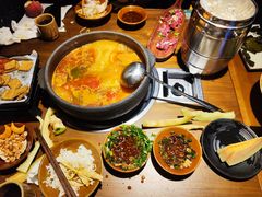 -贵厨酸汤牛肉(花果园国际中心店)