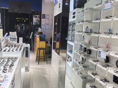 -诺柯视眼镜-蔡司依视路官方工厂店(淞南一店)