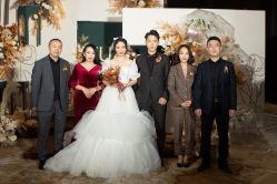 -南京宝娜嫁衣婚纱礼服馆(中央路店)