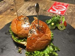 -HIGH FIVE哈福手工汉堡(桂林路店)