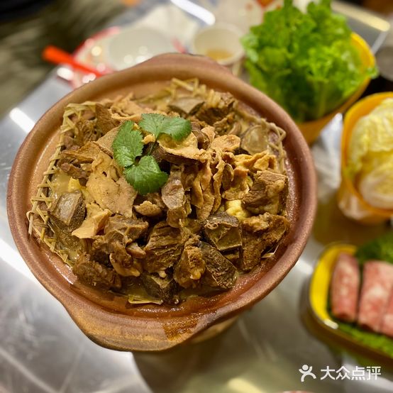 大炮胜·小粤菜·招牌牛杂煲(华都汇店)