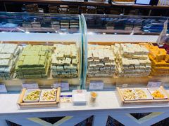 面包甜点陈列柜-捶糖帮桂林特产伴手礼(西街店)