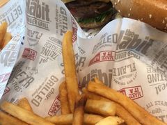-The Habit Burger Grill 哈比特汉堡(爱琴海店)