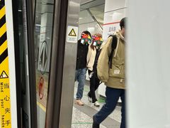 -盈丰路(地铁站)