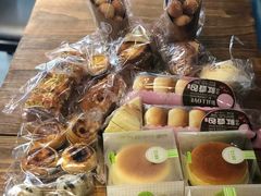 -万利隆·活力烘焙(人民路店)