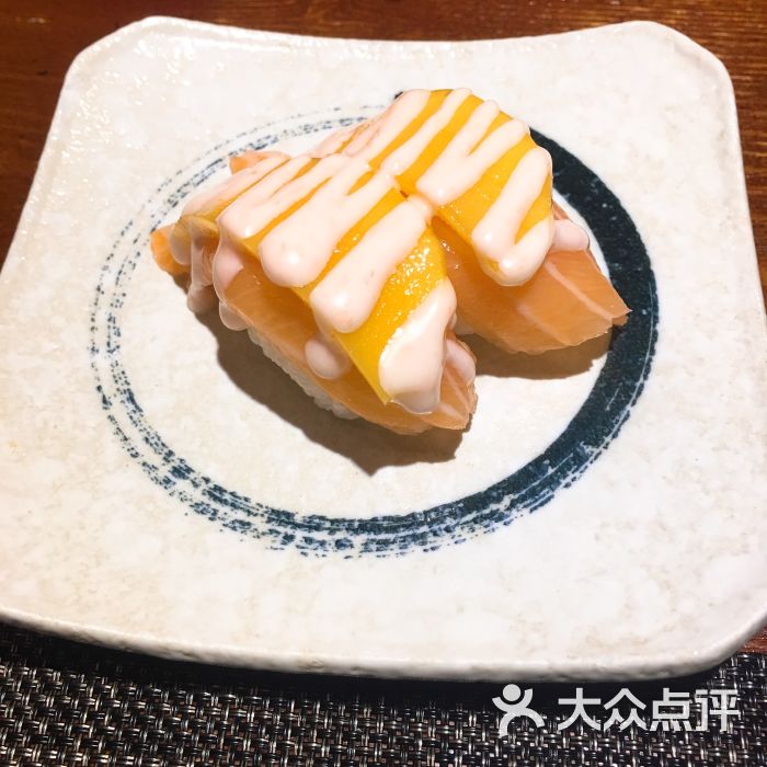 香芒鲑鱼寿司