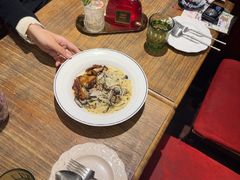 -秘密旅行Bonjour(黑金冠 江南西店)
