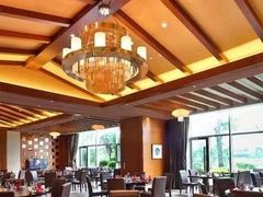 -三岔湖环球融创天堂洲际酒店水乐园