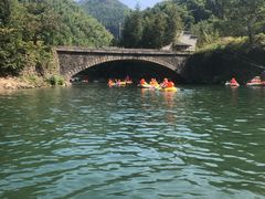 -安吉龙王山峡谷漂流
