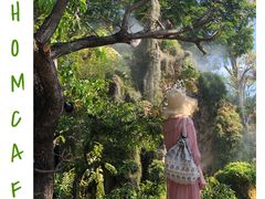 -Chom Cafe and Restaurant