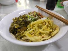 炸酱辣酱拌面-陀块头面馆(梅岭南路店)