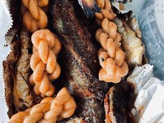 东镇给力烤鱼-老东镇啤酒屋海鲜加工·蒸汽海鲜·海鲜烧烤(台东店)