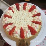 白醋2滴；淡奶油300g，白糖30g