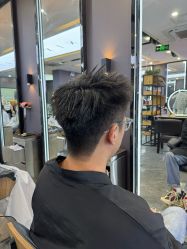 -藤野造型烫染·漂发