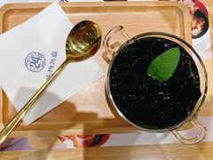 花生牛乳烧仙草-炖物24章·顺时轻养茶(黄龙店)