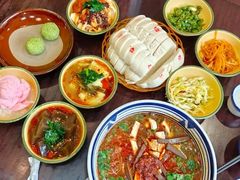 -蓝田九大碗民俗食府(蓝田店)