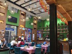 -香巴拉云南餐厅(华莱坞店)