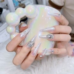 -七彩虹美甲美睫 半永久