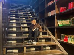 -钟书阁(松江泰晤士小镇店)