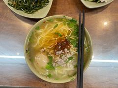 -亮亮面馆(经六路店)