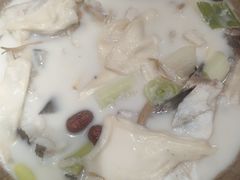 -滇香肴·云南菜蒸汽石锅鱼(云南北路店)