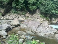 -安吉龙王山峡谷漂流
