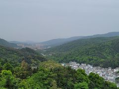 -梅岭月亮湾山体公园
