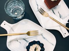 -UNI UNI(环亚凯瑟琳店)