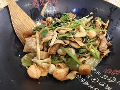 -风光老灶麻辣香锅(大成路翠微百货店)