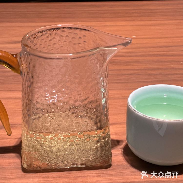 同庆楼内的庆小粤