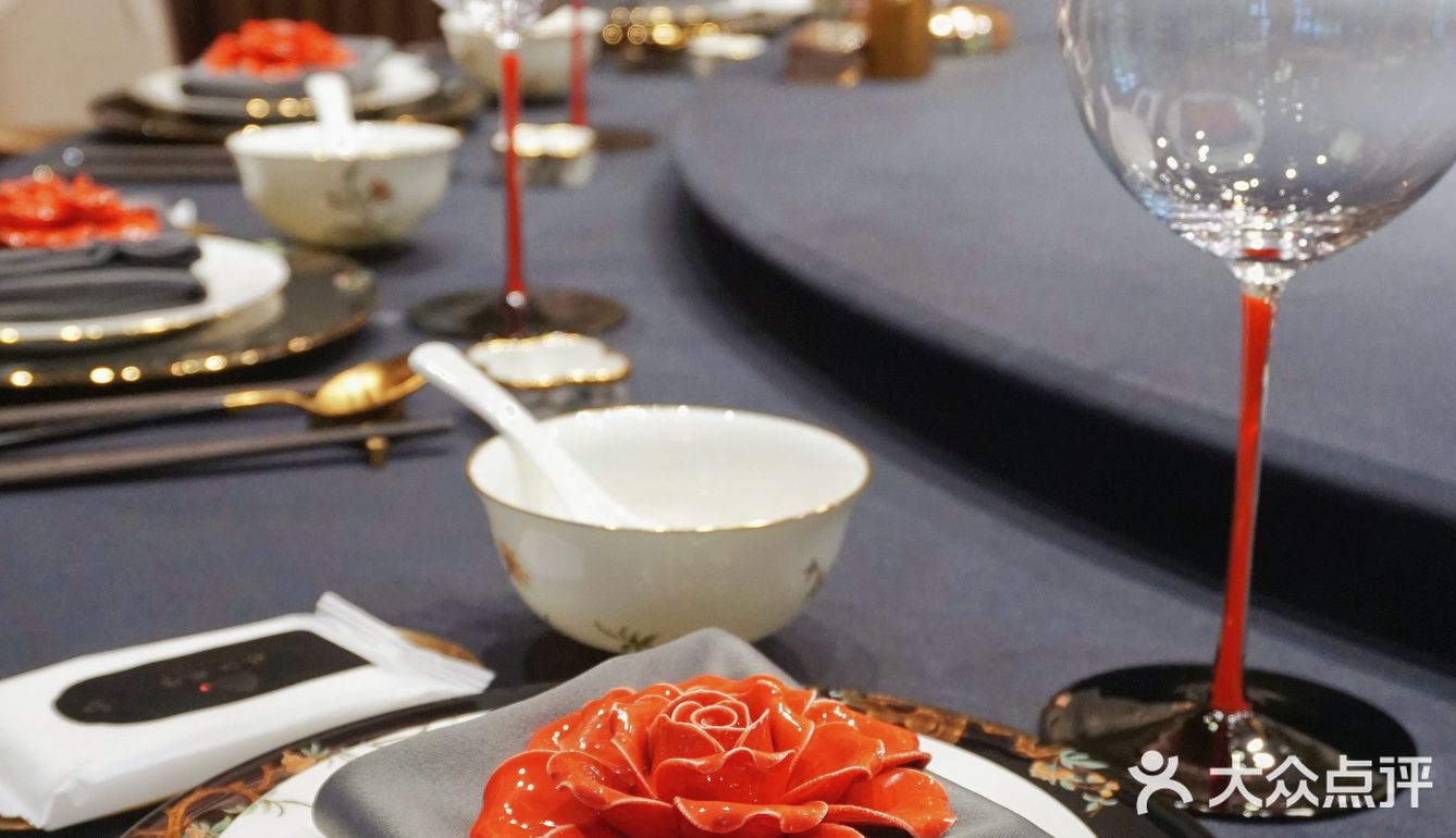 登高临湖光山色，雨后阅红泥小炉|临江阅炉 