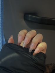 -iU美甲美睫