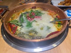 -洱火云南酸菜牛肉火锅(石景山当代商城店)