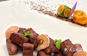 Beijing-style Stir-fried Snowflake Beef Cubes