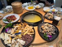 -一朵菌·野生菌探索家火锅(南亚店)