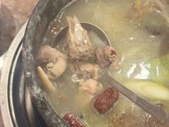 -鲁朗纳麦石锅鸡庄园