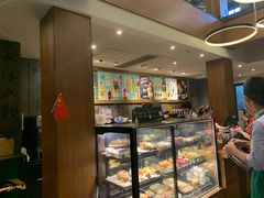 面包甜点陈列柜-星巴克臻选(成都宽窄巷子店)