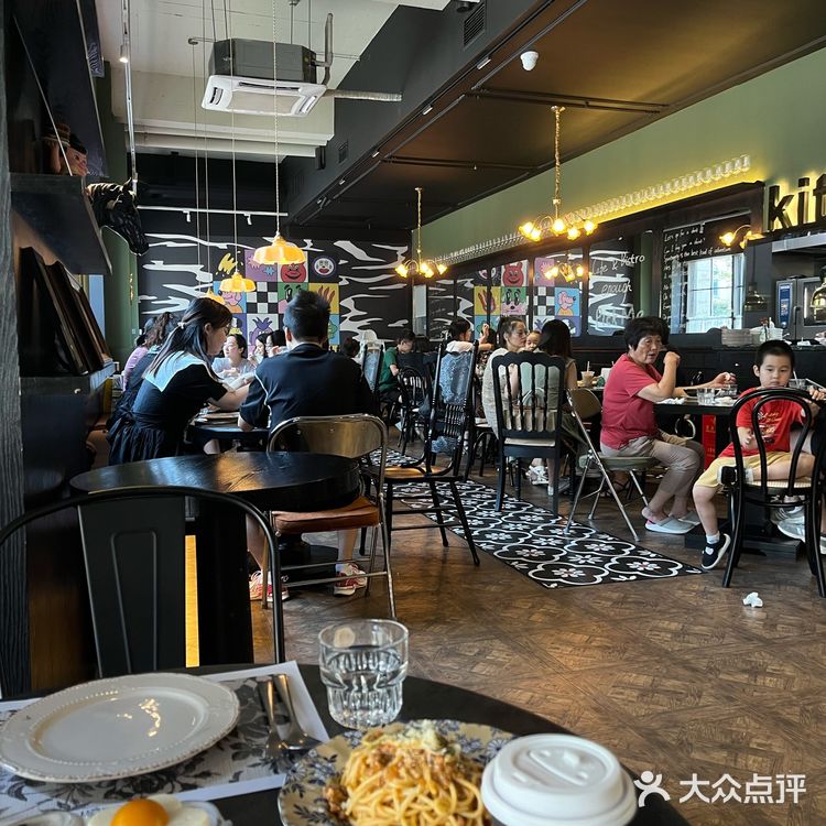 美食美景都有的#ENOUGH｜餐具都超精致