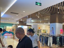 -孩子王(建邺金鹰世界店)